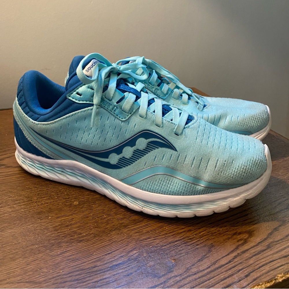 Womens Saucony running shoes